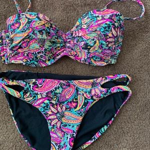 Bikini / swimsuit / bathing suit